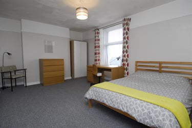4 bed house, Wellington Street, Greenbank, Plymouth, PL48NB - Image 3